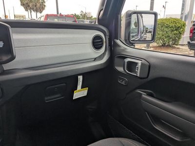 2026 Jeep Wrangler — photo 17 view