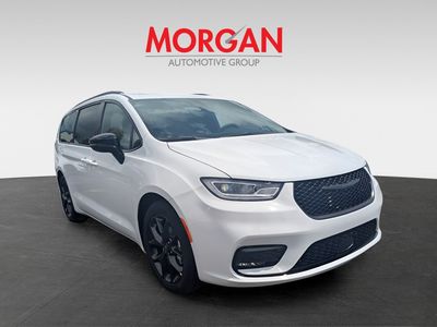 2026 Chrysler Pacifica - Photo 2