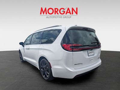 2026 Chrysler Pacifica - Photo 6