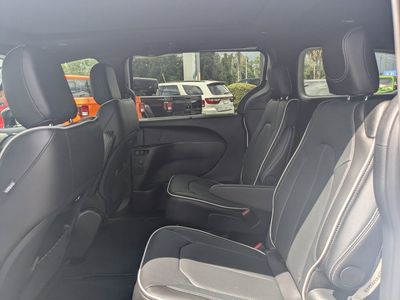 2026 Chrysler Pacifica - Photo 15