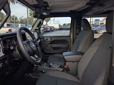 2026 Jeep Wrangler - Photo 13
