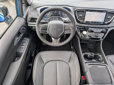2026 Chrysler Pacifica - Photo 18