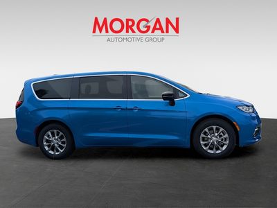 2026 Chrysler Pacifica - Photo 3