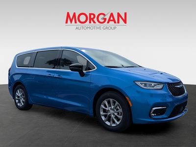 2026 Chrysler Pacifica - Photo 2