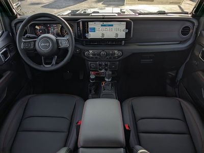2026 Jeep Wrangler - Photo 14