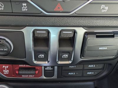 2026 Jeep Wrangler — photo 18 view