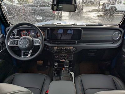 2026 Jeep Wrangler - Photo 14