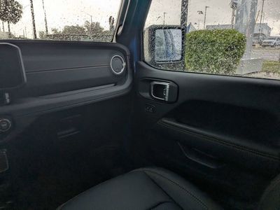 2026 Jeep Wrangler - Photo 16