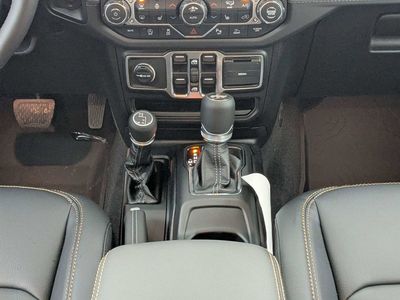 2026 Jeep Wrangler - Photo 17