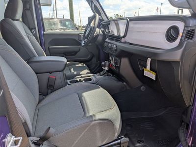 2026 Jeep Wrangler - Photo 15