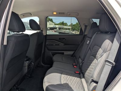 2025 Nissan Pathfinder - Photo 14