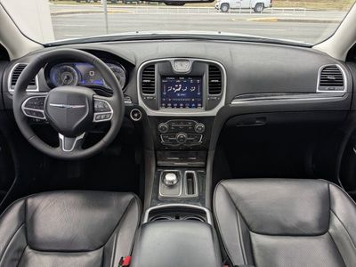 2023 Chrysler 300 - Photo 11
