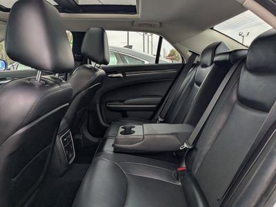 2023 Chrysler 300 - Photo 10