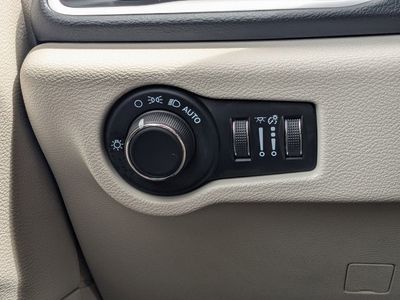 2023 Chrysler Voyager - Photo 22