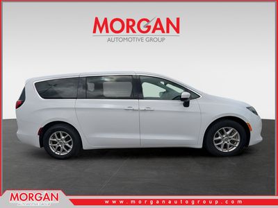 2023 Chrysler Voyager - Photo 2