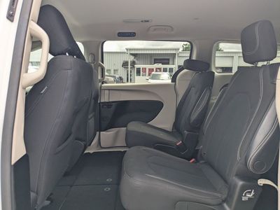 2023 Chrysler Voyager - Photo 13