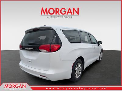 2023 Chrysler Voyager - Photo 3