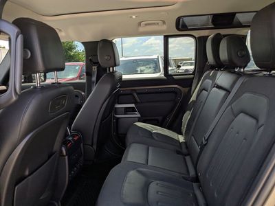 2021 Land Rover Defender 110 - Photo 13