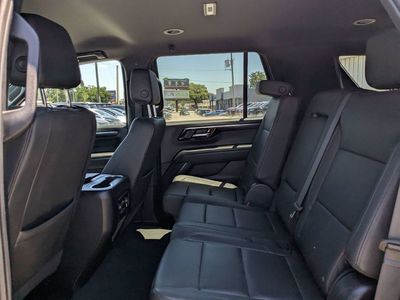 2025 Chevrolet Tahoe - Photo 13