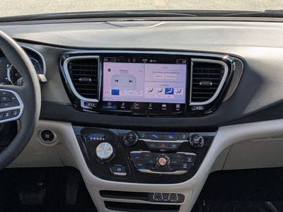 2024 Chrysler Pacifica - Photo 17
