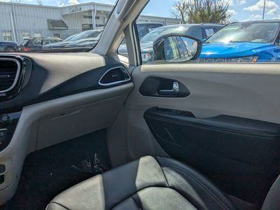 2024 Chrysler Pacifica - Photo 16