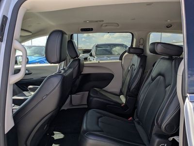 2024 Chrysler Pacifica - Photo 13