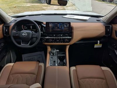 2026 Nissan Pathfinder — photo 16 view