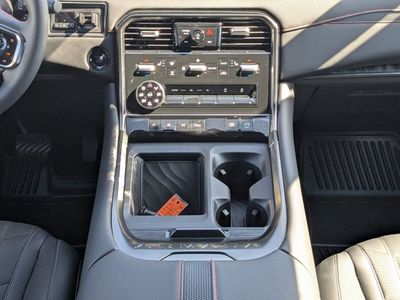2025 Nissan Armada - Photo 19