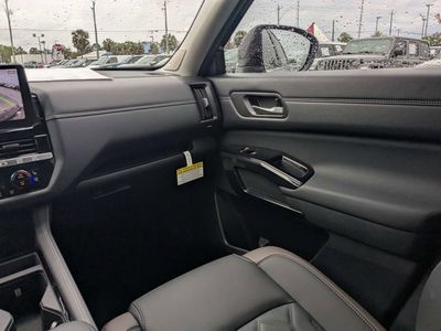 2026 Nissan Pathfinder — photo 16 view