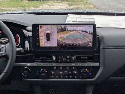 2026 Nissan Pathfinder — photo 17 view