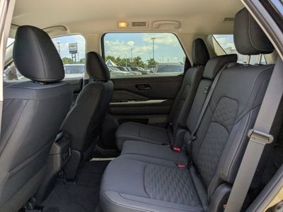2026 Nissan Pathfinder — photo 14 view
