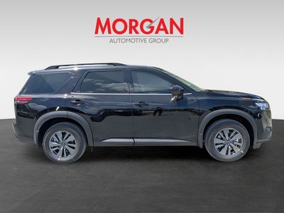 2026 Nissan Pathfinder — side profile view