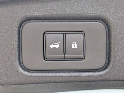 2026 Nissan Pathfinder — photo 12 view