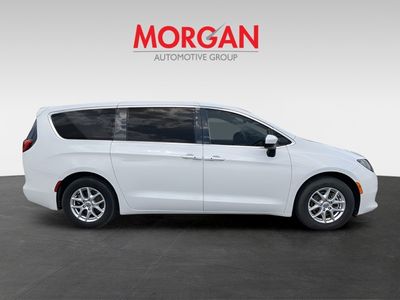 2023 Chrysler Voyager - Photo 3