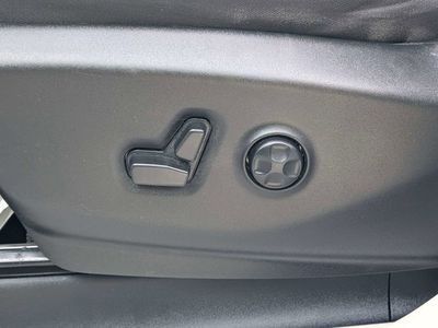 2023 Chrysler Voyager - Photo 22