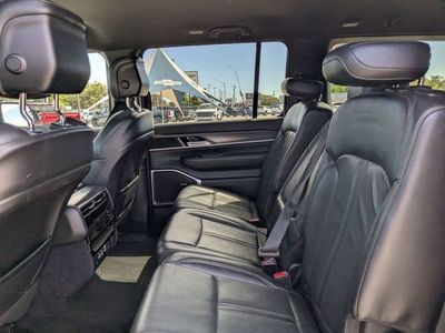 2023 Jeep Wagoneer L - Photo 12