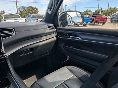 2023 Jeep Wagoneer L - Photo 15