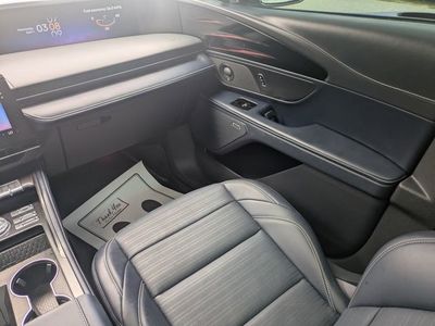2025 Lincoln Nautilus - Photo 16