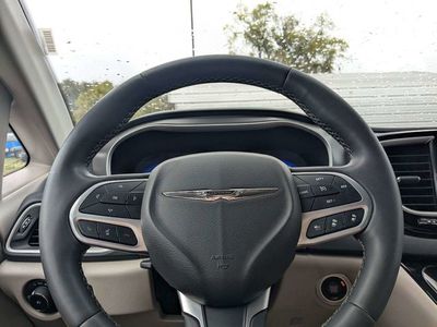 2023 Chrysler Pacifica - Photo 24