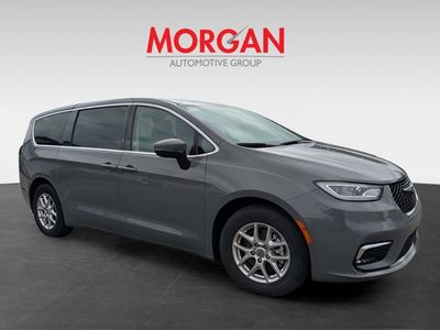 2023 Chrysler Pacifica - Photo 2