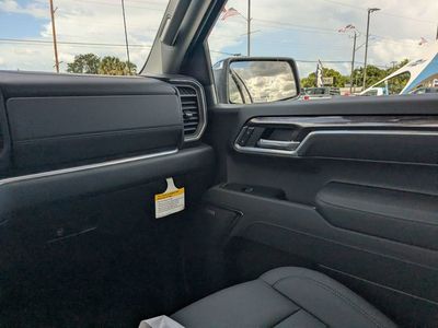 2026 Chevrolet Silverado 1500 — photo 17 view