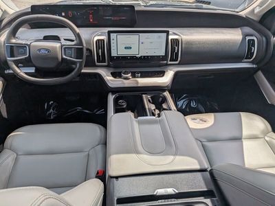 2025 Ford Expedition - Photo 16