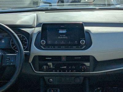 2025 Nissan Rogue - Photo 17