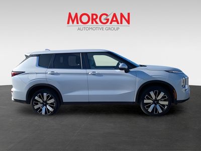 2025 Mitsubishi Outlander - Photo 2