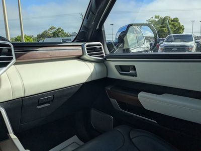 2022 Toyota Tundra Hybrid - Photo 13