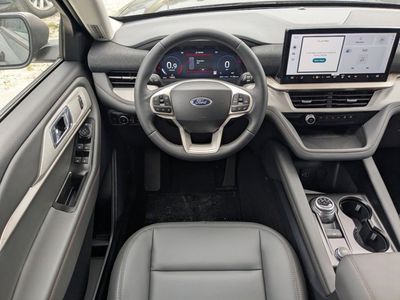 2026 Ford Explorer — photo 16 view