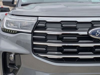 2026 Ford Explorer — photo 9 view