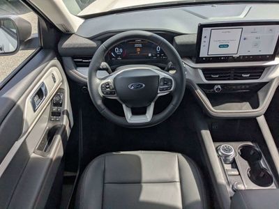 2026 Ford Explorer — photo 16 view