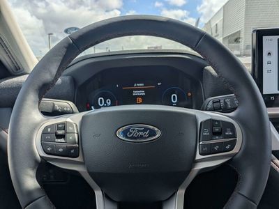 2026 Ford Explorer — photo 22 view