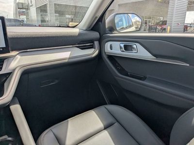 2026 Ford Explorer — photo 17 view